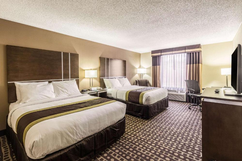 Queen Room with Two Queen Beds interior